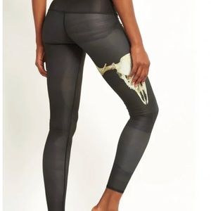 EUC Size XS Teeki Deer Medicine Yoga Hotpant Leggings